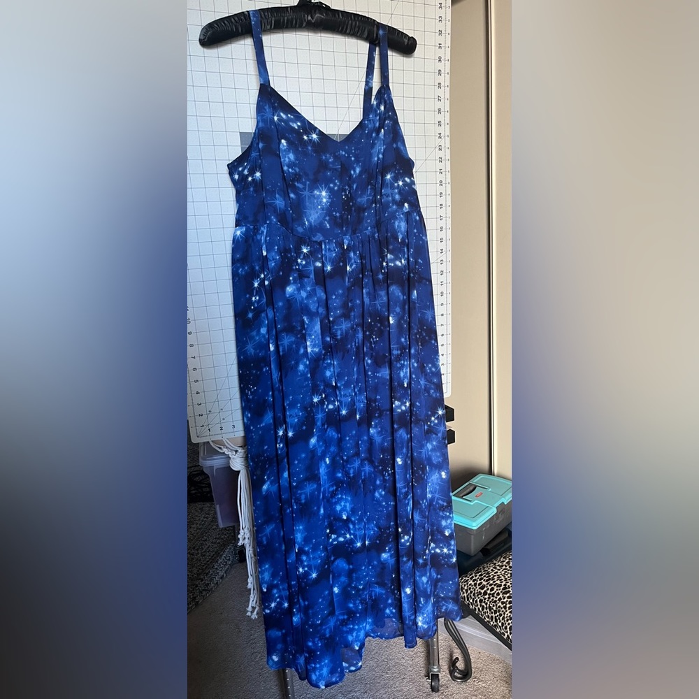 New Torrid Maxi dress with pockets chiffon celestial space print size 2